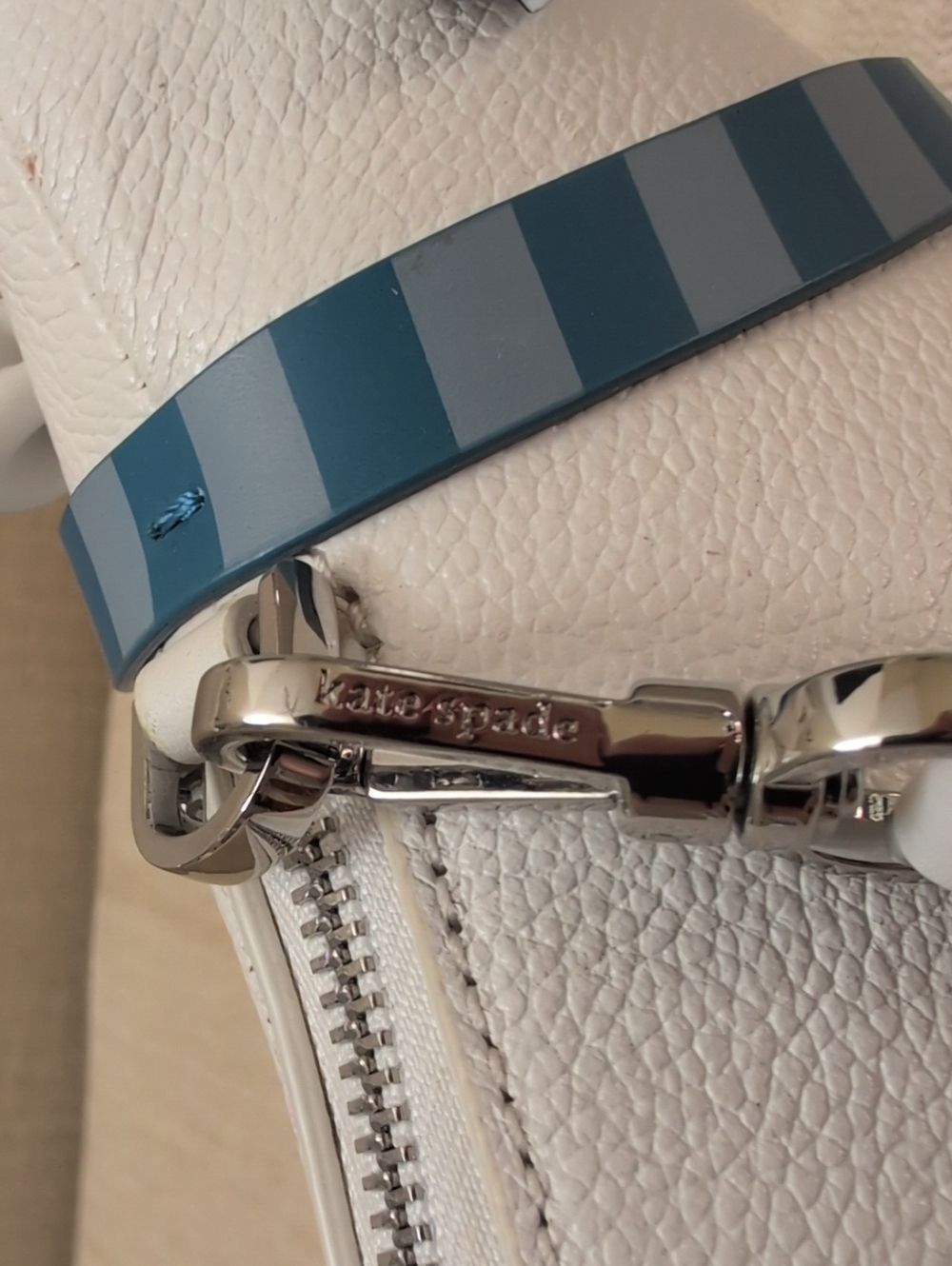 Kate Spade Arctic Friends Polar Bear Crossbody Bag Clutch - Picture 3 of 13